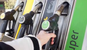 Benzina sconto stato pieno lunedì risparmi