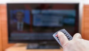 Spegnere televisione bollette telecomando spendi più