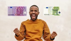 Uomo felice con 600 euro