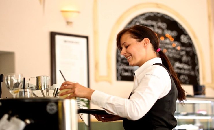 cameriera al ristorante