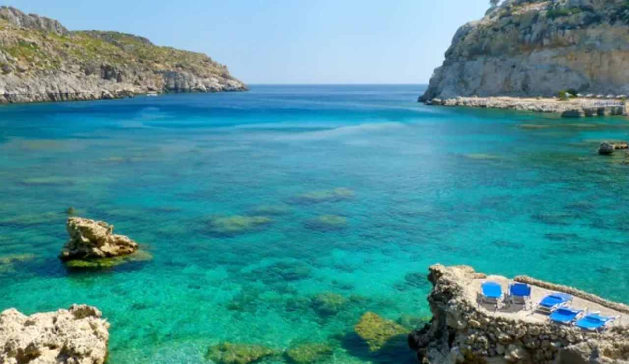 Splendide acque di Rodi (Depositphotos foto) - www.insolenzadir2d2.it