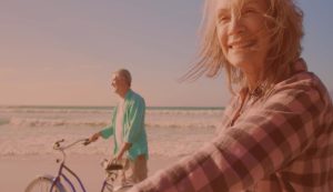 pensionati felici al mare