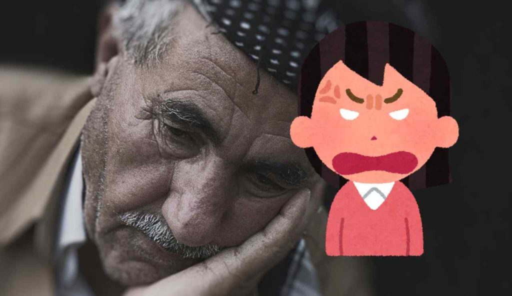 Anziano triste