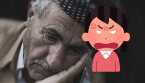 Anziano triste