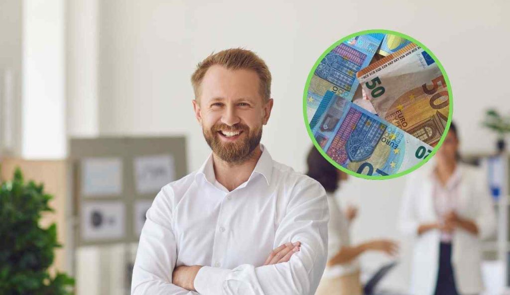 Uomo felice lavoro soldi