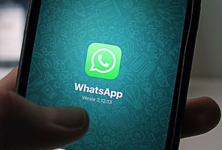WhatsApp smartphone