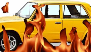 auto in fiamme
