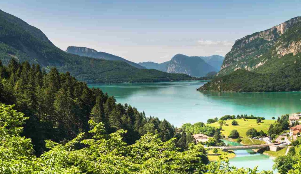 Lago di molveno trentino