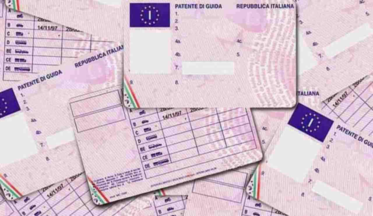 Patente (Ministero delle Infrastrutture e dei Trasporti foto) - www.insolenzadir2d2.it