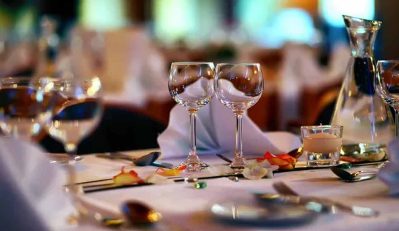 Ristorante (Depositphotos foto) - www.insolenzadir2d2.it
