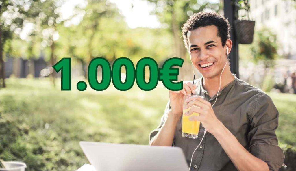 Uomo felice con 1000 euro