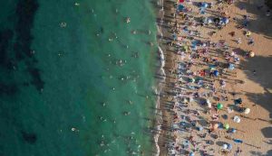 Spiaggia libera piena
