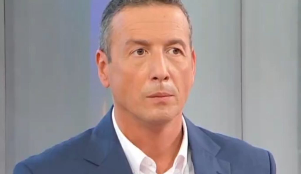 Alessandro Greco nel panico (Rai - lallero - X screenshot) - www.insolenzadir2d2.it