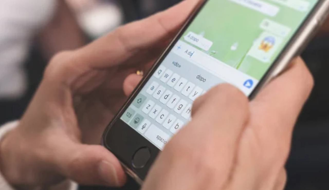Chat di WhatsApp (Depositphotos foto) - www.insolenzadir2d2.it 