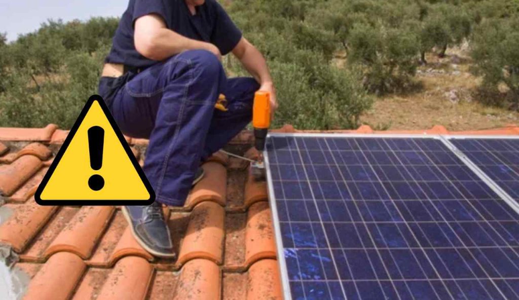 Fotovoltaico in casa (Depositphotos foto) - www.insolenzadir2d2.it