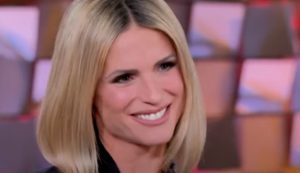 Michelle Hunziker (Mediaset Infinity - youtube screenshot) - www.insolenzadir2d2.it