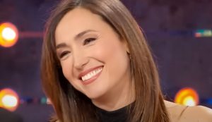 Caterina Balivo sorridente (Rai - youtube screenshot) - www.insolenzadir2d2.it