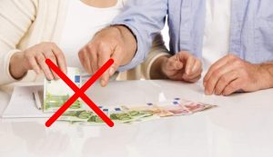 Pensionati senza soldi (Depositphotos foto) - www.insolenzadir2d2.it