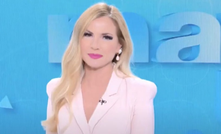 Federica Panicucci a Mattino 5 (Star News Italia - youtube foto) - www.insolenzadir2d2.it