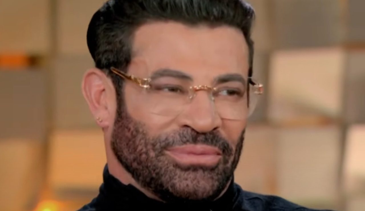 Gianni Sperti (Mediaset Infinity - youtube screenshot) - www.insolenzadir2d2.it