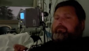 Mario Adinolfi in ospedale (marioadinolfi71 - instagram screenshot) - www.insolenzadir2d2.it