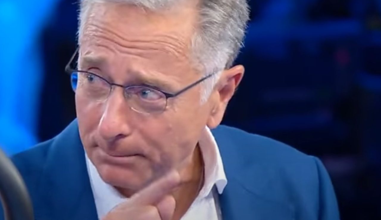 Paolo Bonolis divide (Tu si que vales - youtube screenshot) - www.insolenzadir2d2.it