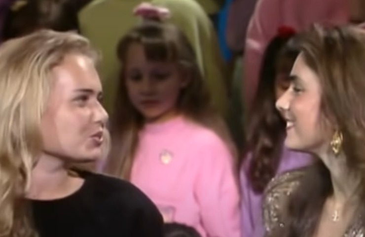 Romina Power con sua figlia Ylenia (Rai - youtube screenshot) - www.insolenzadir2d2.it