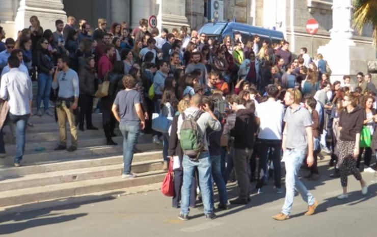Studenti (Depositphotos foto) - www.insolenzadir2d2.it