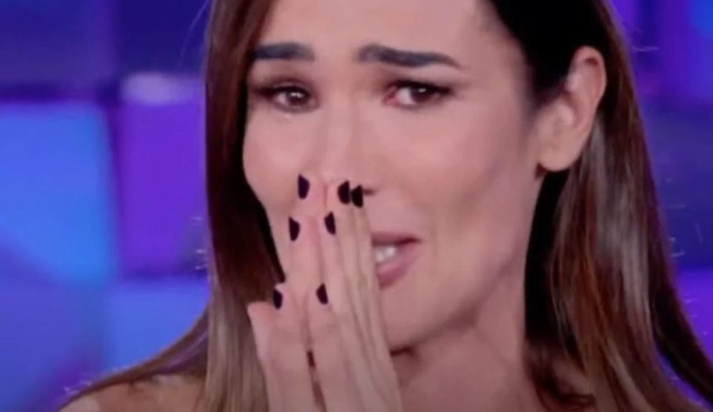 Silvia Toffanin in lacrime (Webnews - youtube foto) - www.insolenzadir2d2.it