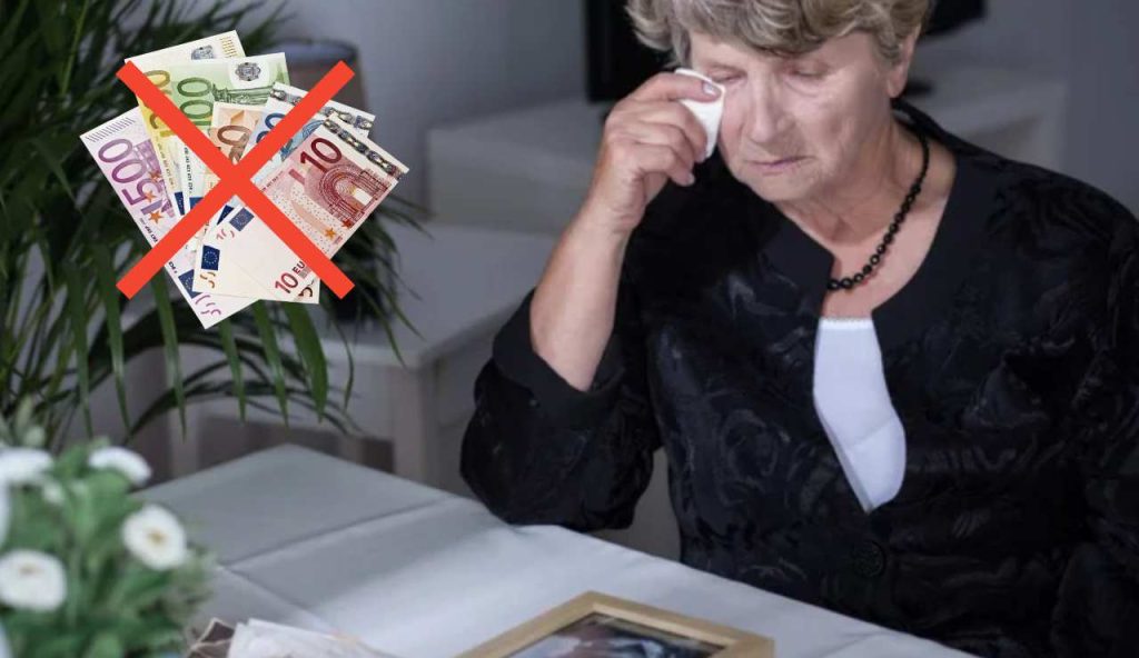 Vedova in lacrime (Depositphotos foto) - www.insolenzadir2d2.it