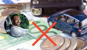 Bollo auto e soldi risparmiati (Depositphotos foto) - www.insolenzadir2d2.it