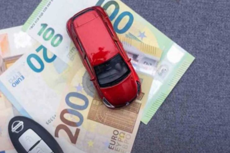 Bollo auto (screenshot Canale Notizie - YouTube) - www.insolenzadir2d2.it