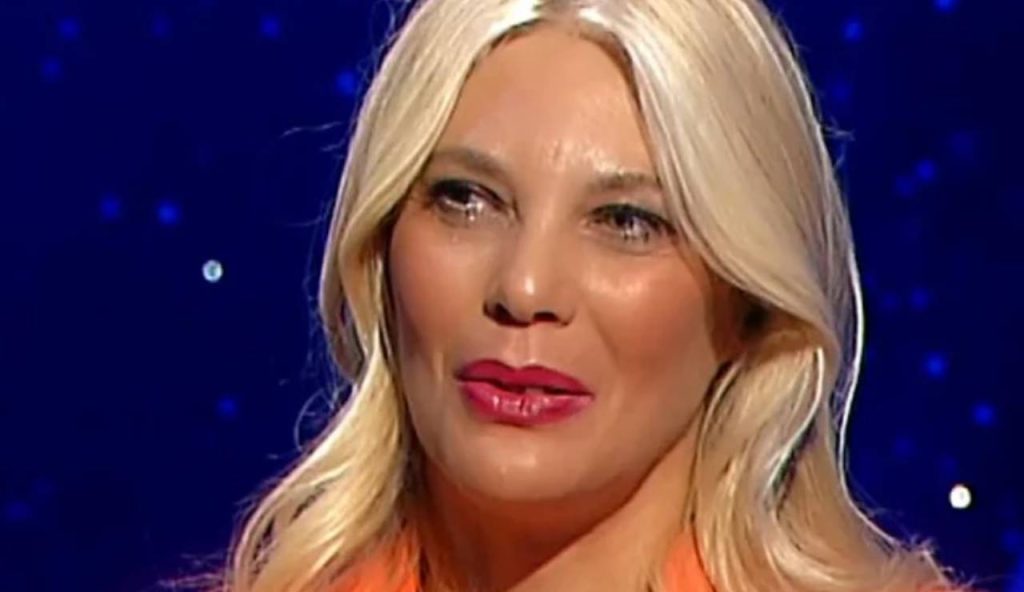 Eleonora Daniele (Gossip it - youtube foto) - www.insolenzadir2d2.it