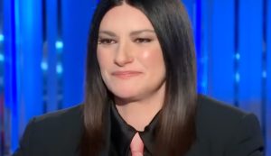 Laura Pausini (Rai - youtube screenshot) - www.insolenzadir2d2.it