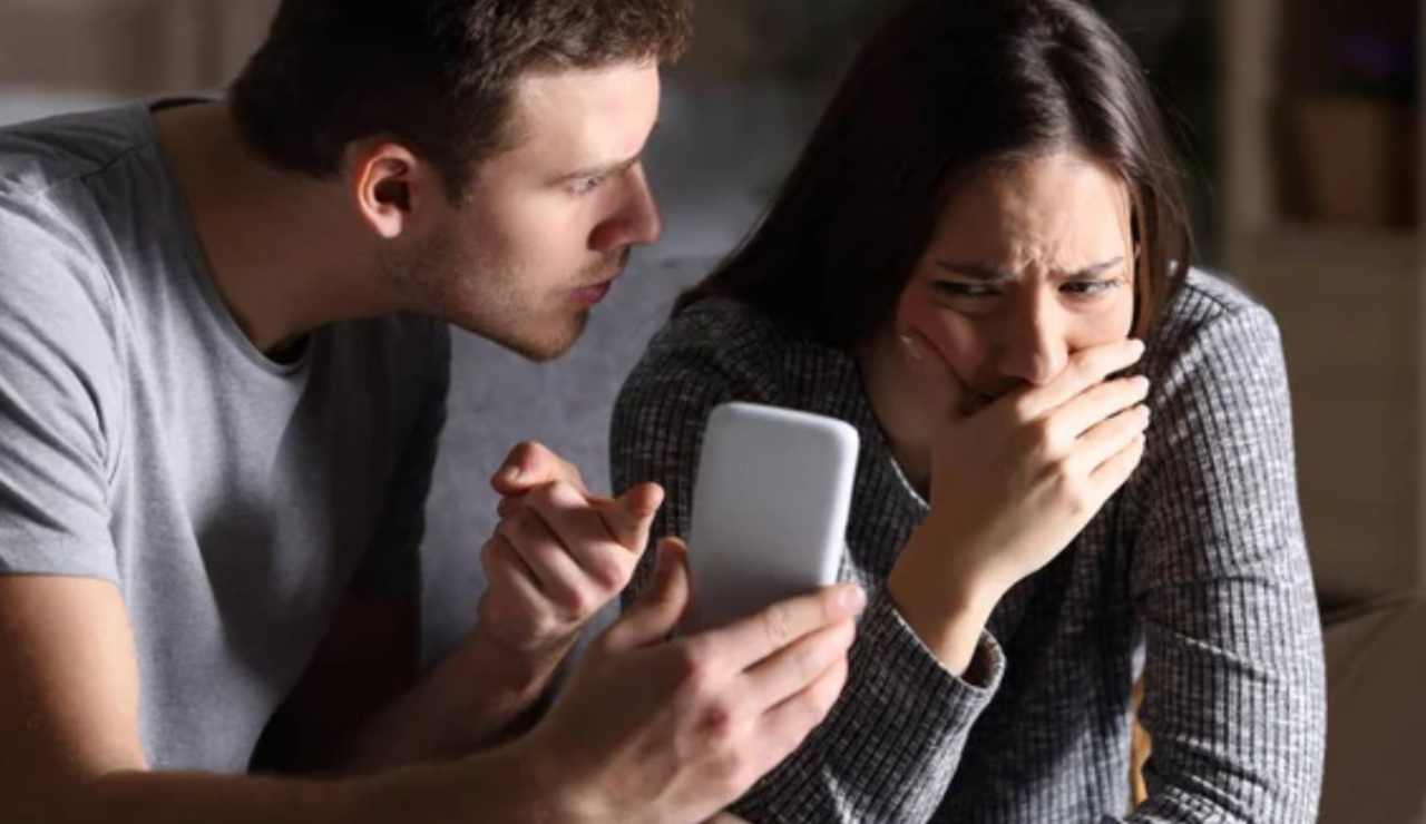 Scoprire un tradimento